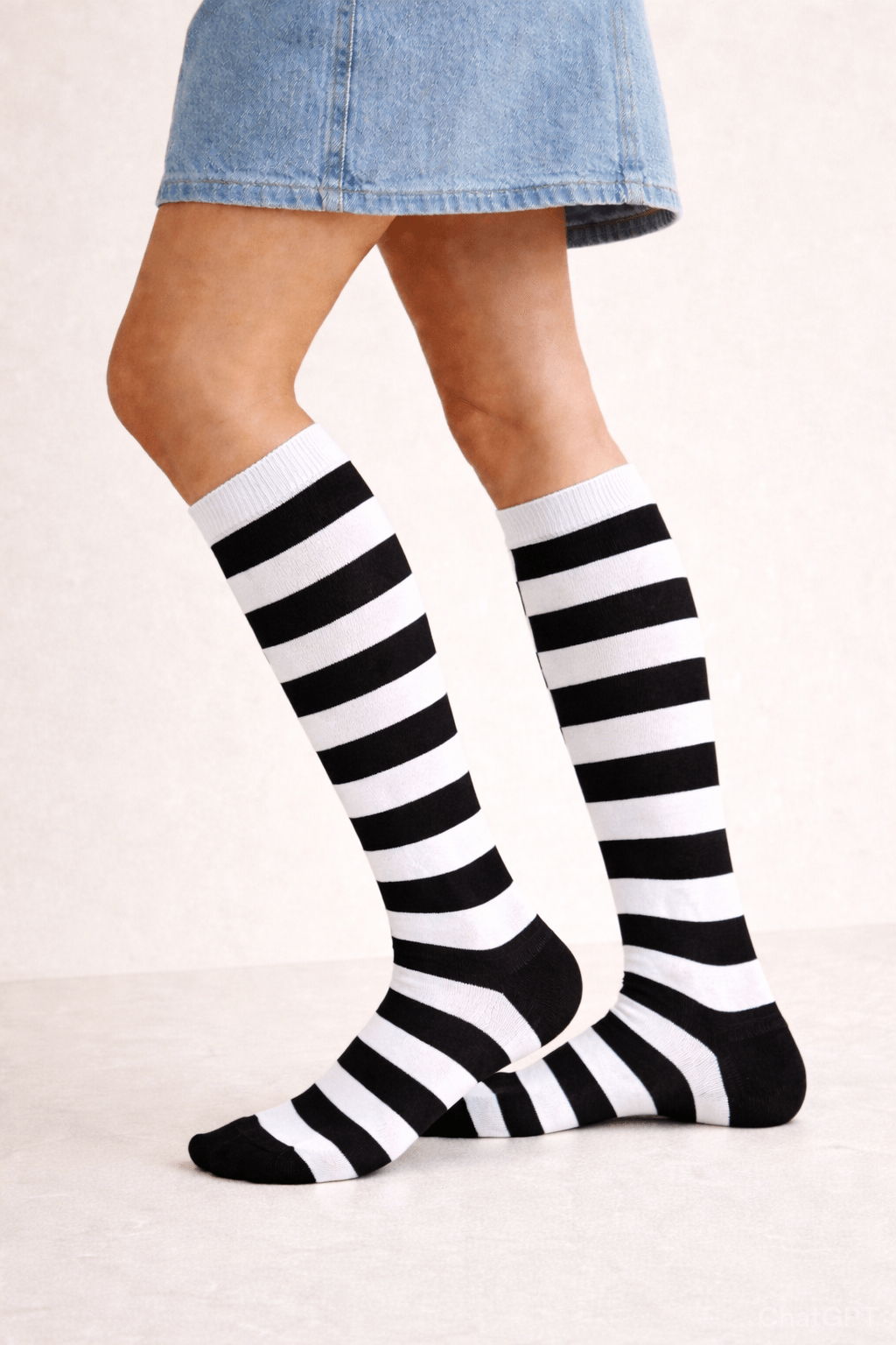Toptan 6 Adet FUNNYSOXX Siyah Beyaz Desenli Kadın Diz altı Çorap Premium Pamuklu Likralı Konforlu Çorap Seti - funnysoxx