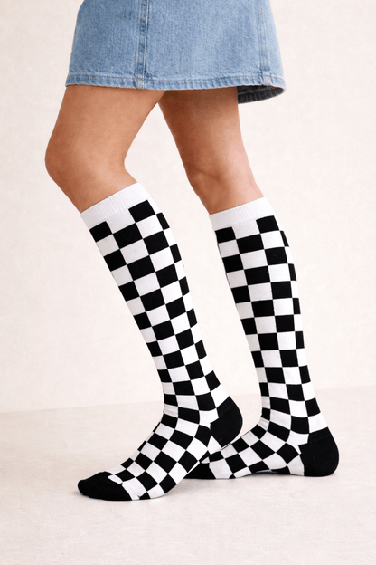 Toptan 6 Adet FUNNYSOXX Siyah Beyaz Desenli Kadın Diz altı Çorap Premium Pamuklu Likralı Konforlu Çorap Seti - funnysoxx