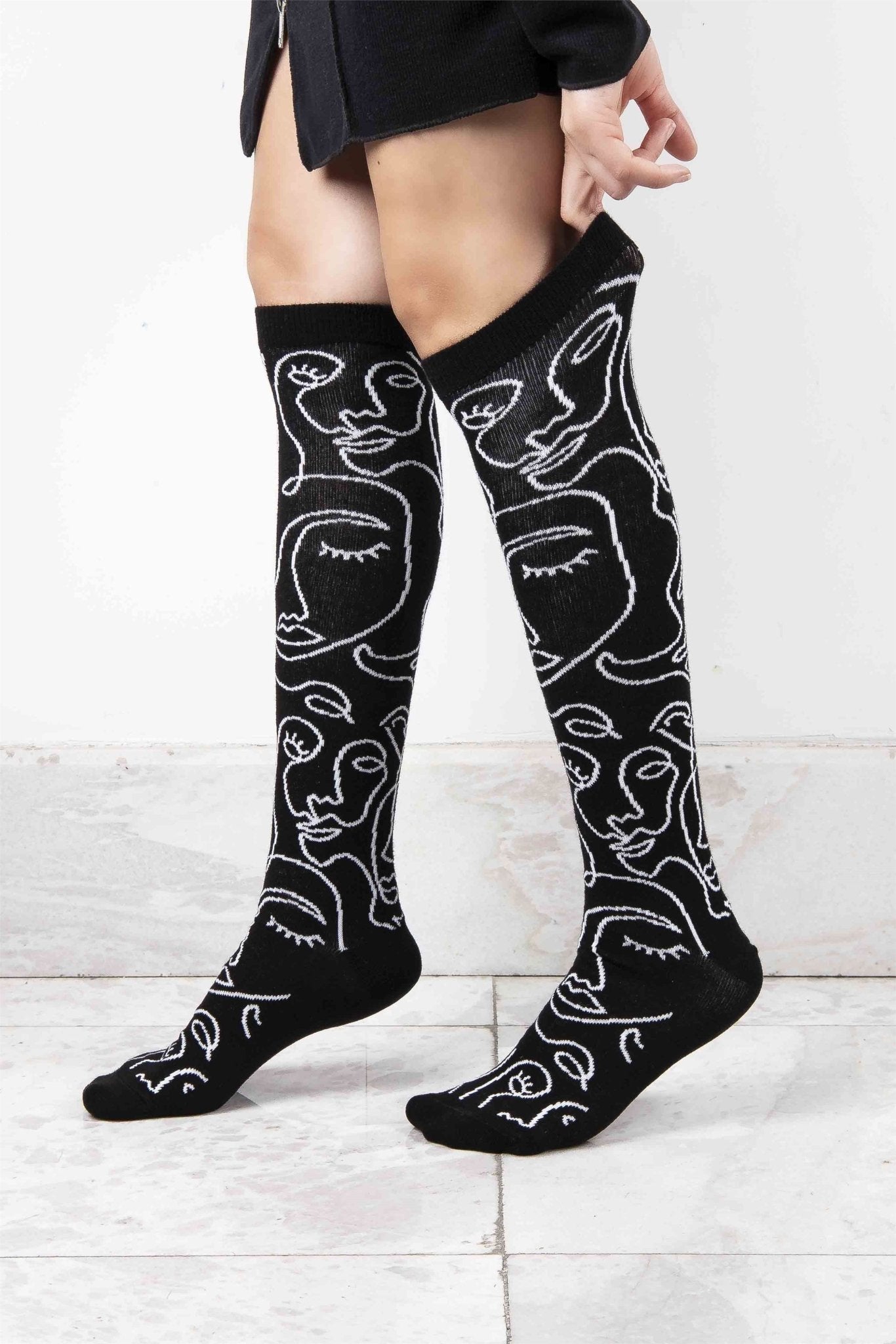FUNNYSOXX Siyah Beyaz Desenli Kadın Dizaltı Çorap 3’lü Özel Kutu Set – Pamuklu & Elastik - funnysoxx
